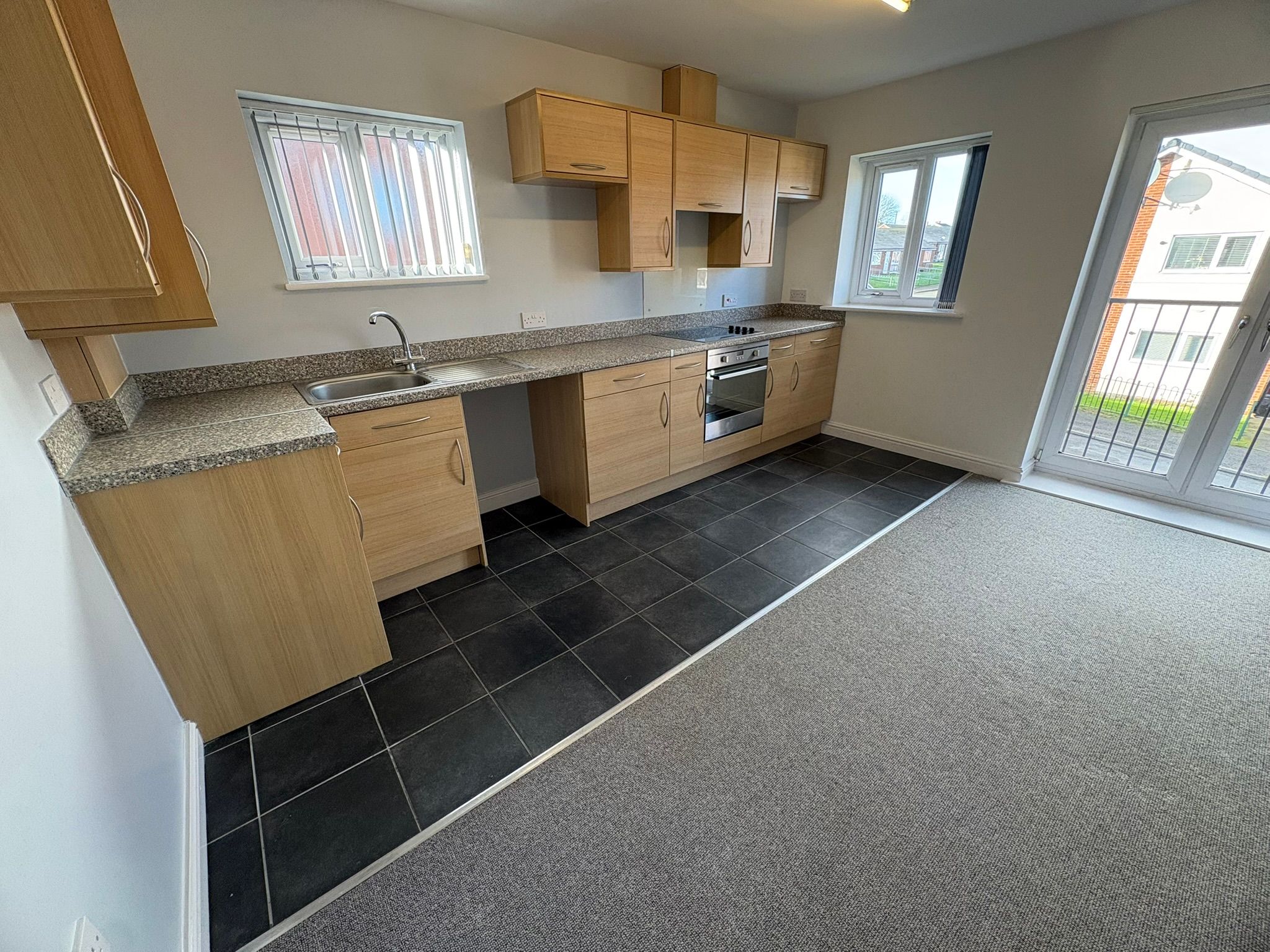 Berwig Court Coedpoeth Apartment to let in Reading