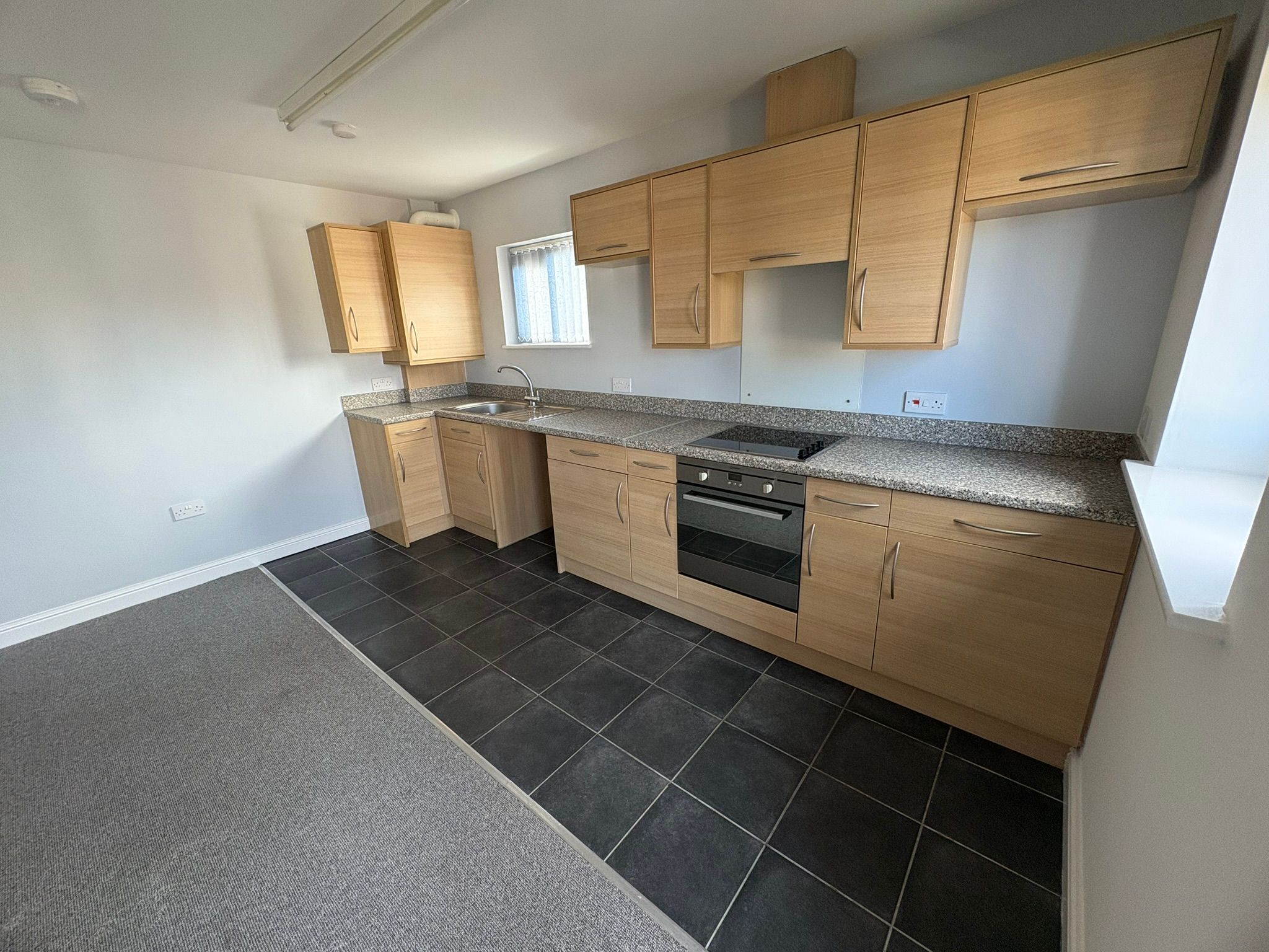 Berwig Court Coedpoeth Apartment to let in Reading