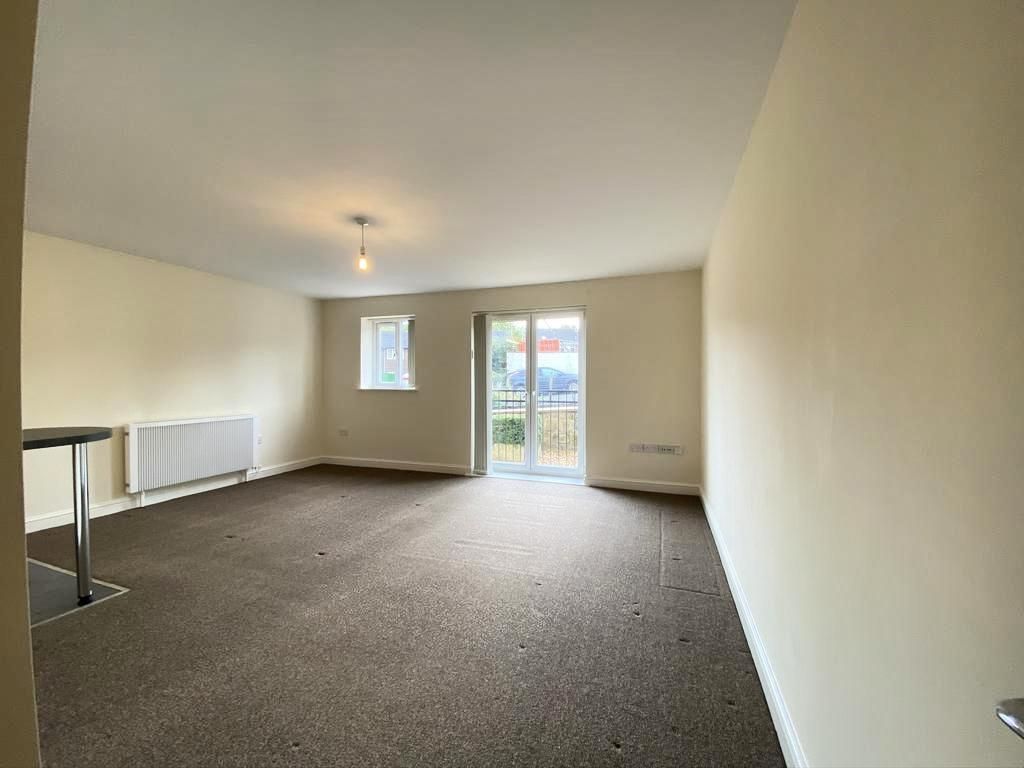 Chapel Corner Brake Road house to let in Reading