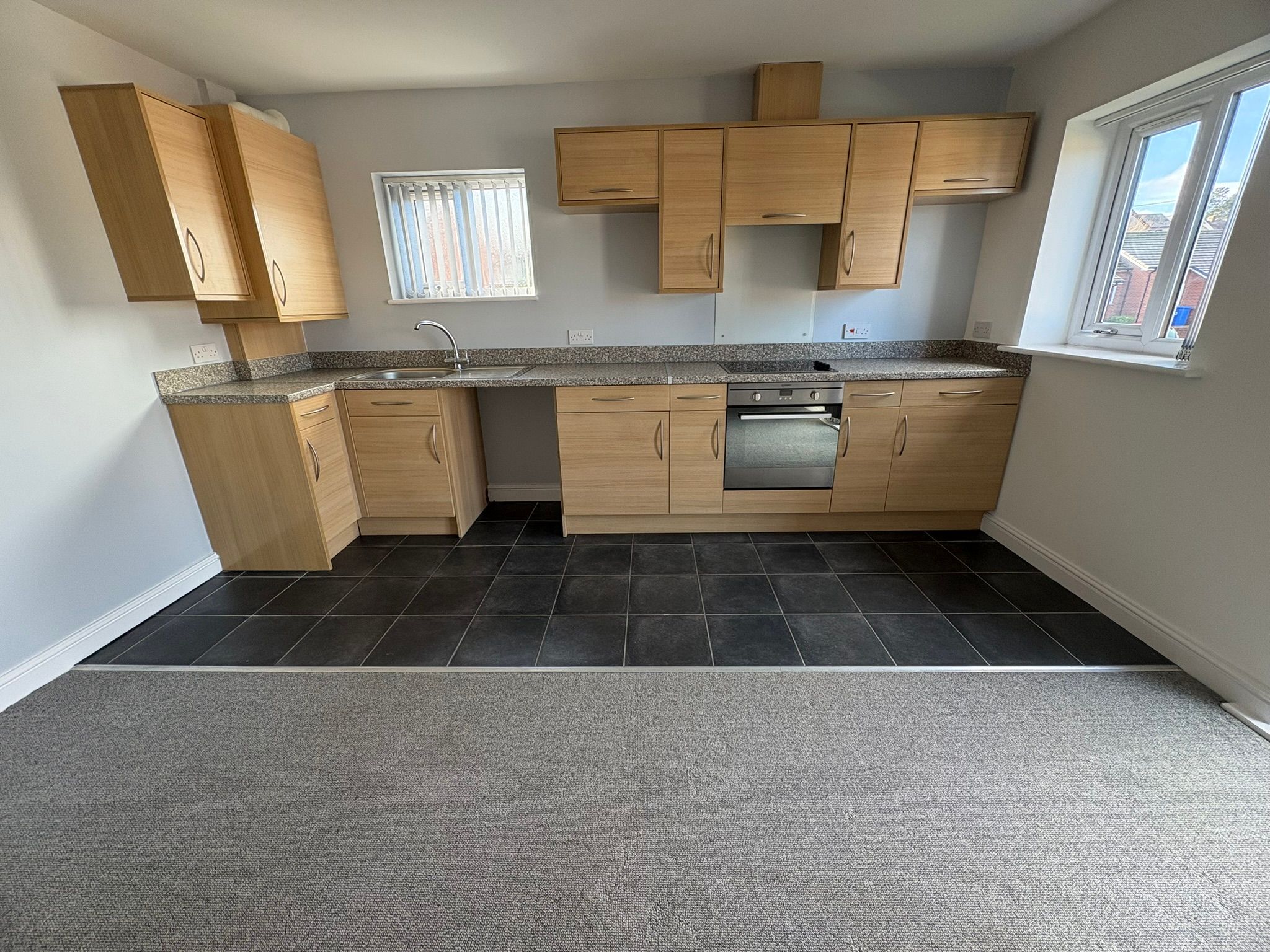 Berwig Court Coedpoeth Apartment to let in Reading
