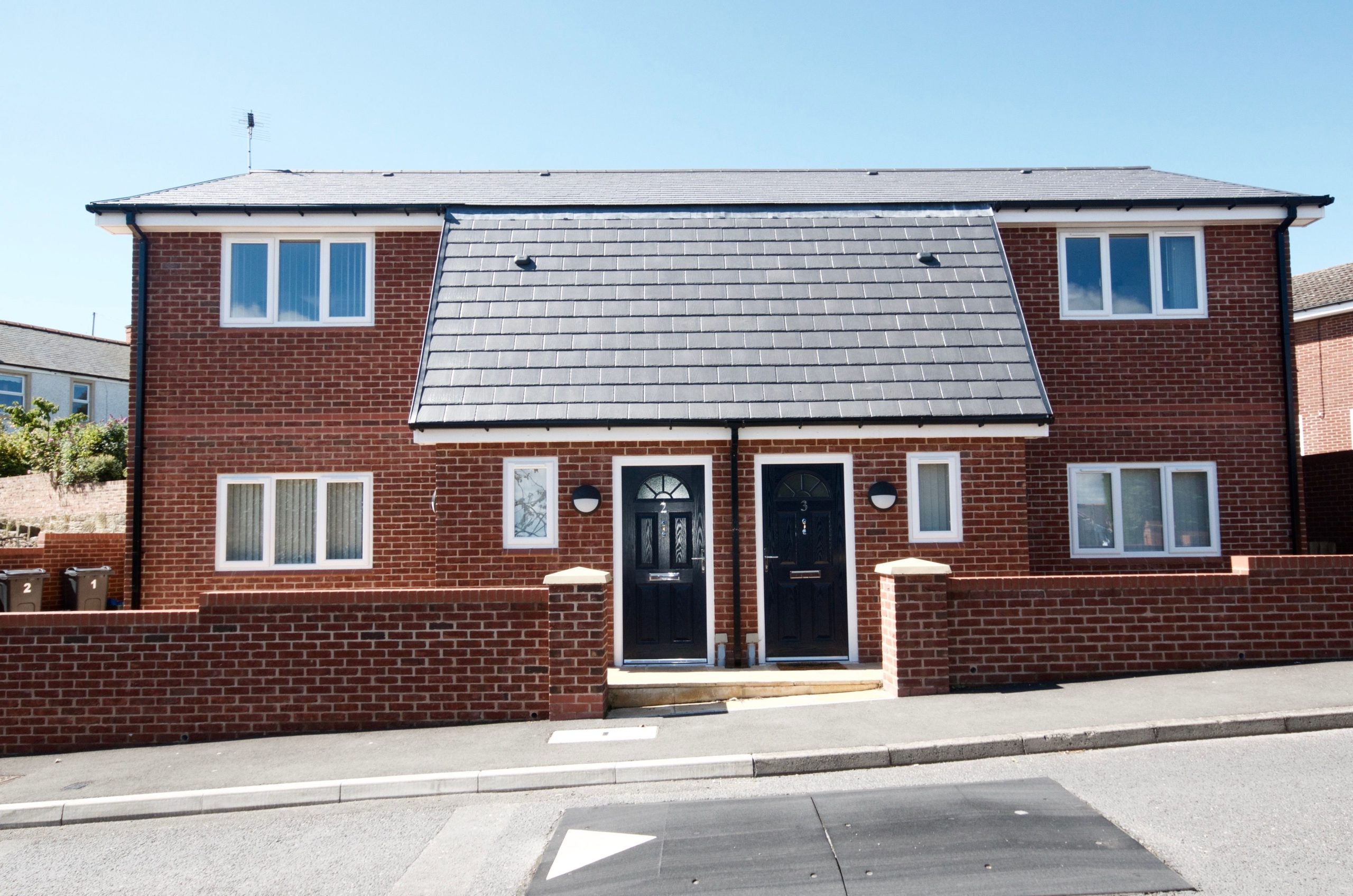 Venture Hall Bryn y Ffynnon Road house to let in Reading