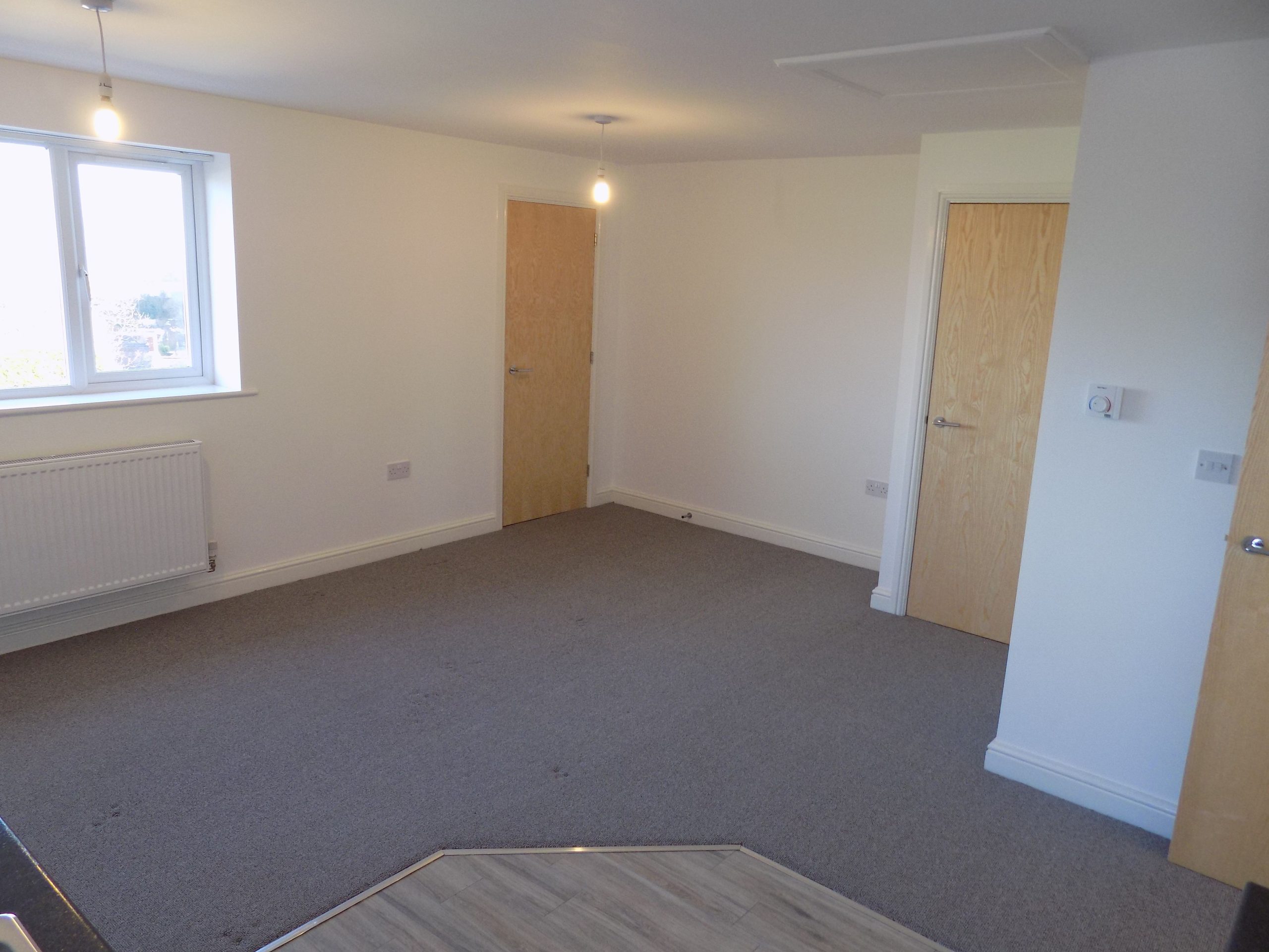 Venture Hall Bryn y Ffynnon Road house to let in Reading
