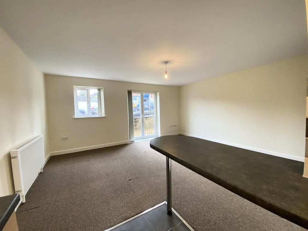 Chapel Corner Brake Road house to let in Reading