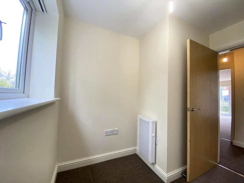 Chapel Corner Brake Road house to let in Reading