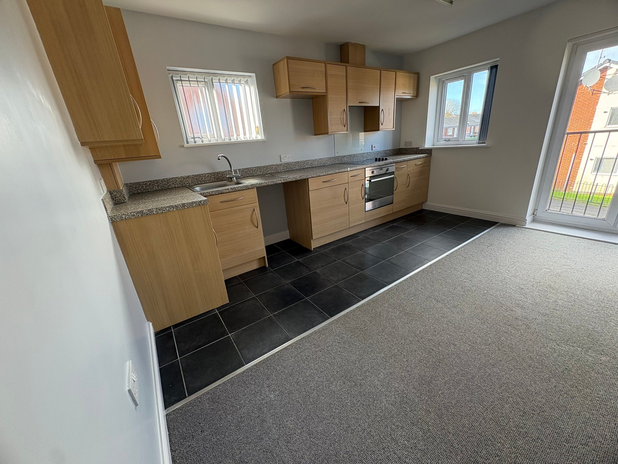 Berwig Court Coedpoeth Apartment to let in Reading