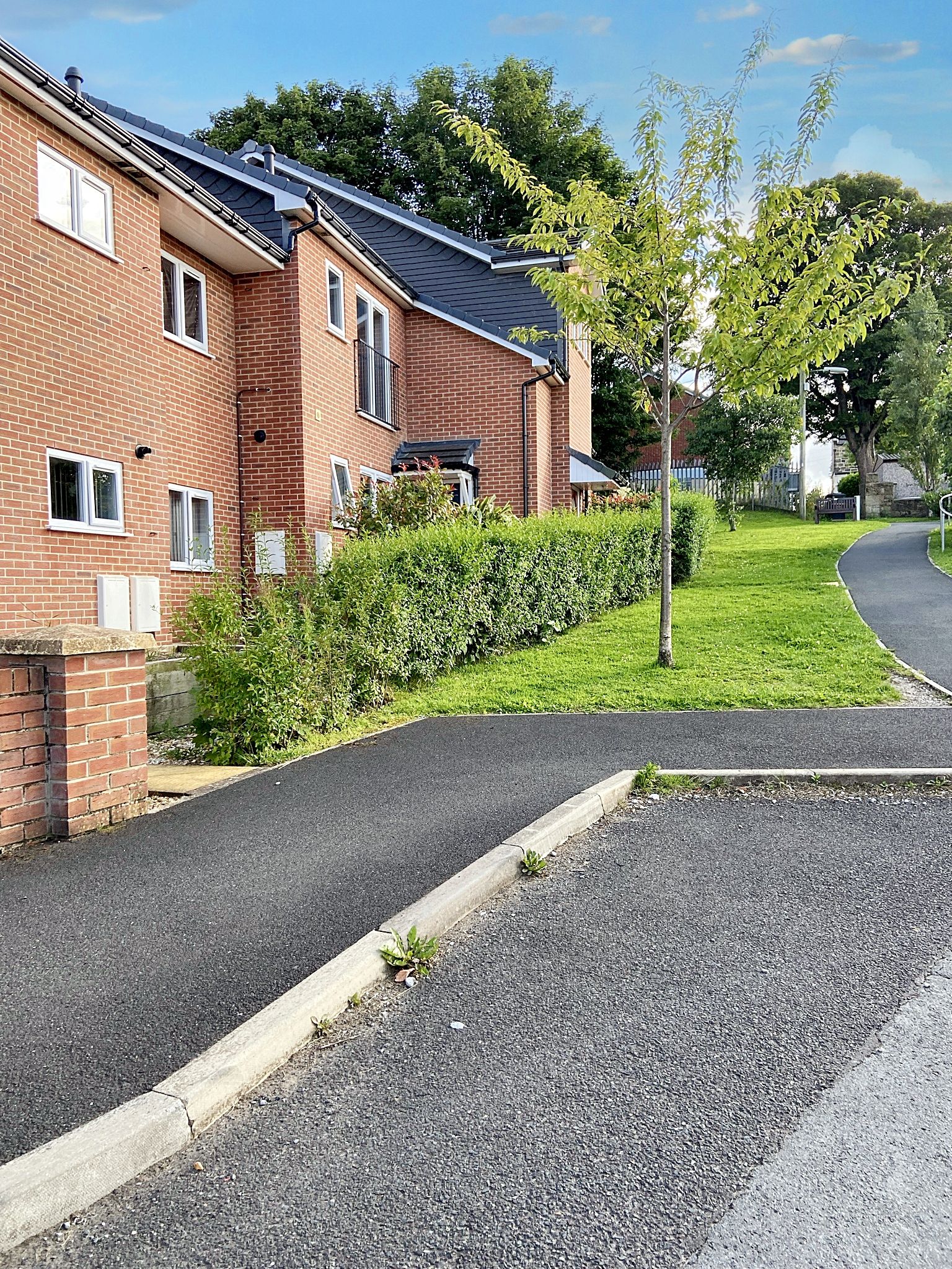 Berwig Court Coedpoeth Apartment to let in Reading