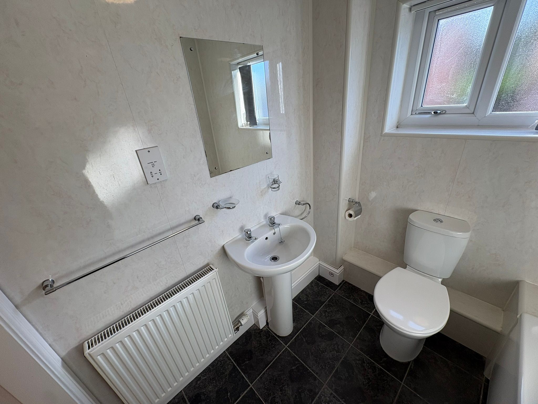 Berwig Court Coedpoeth Apartment to let in Reading