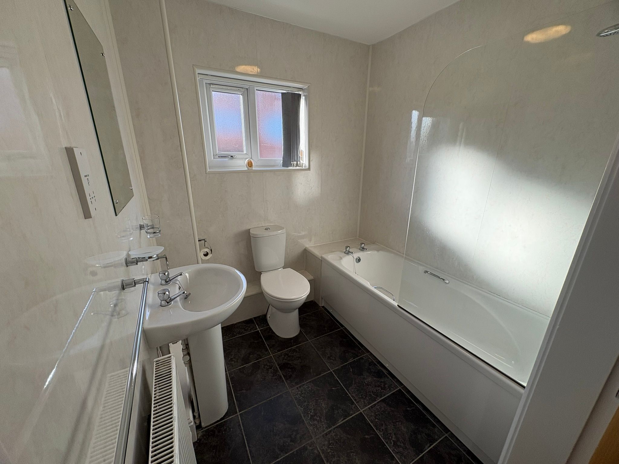 Berwig Court Coedpoeth Apartment to let in Reading