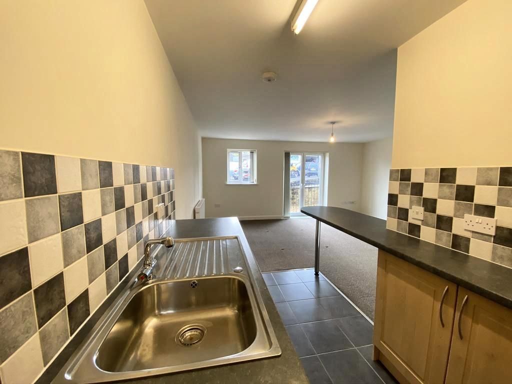 Chapel Corner Brake Road house to let in Reading