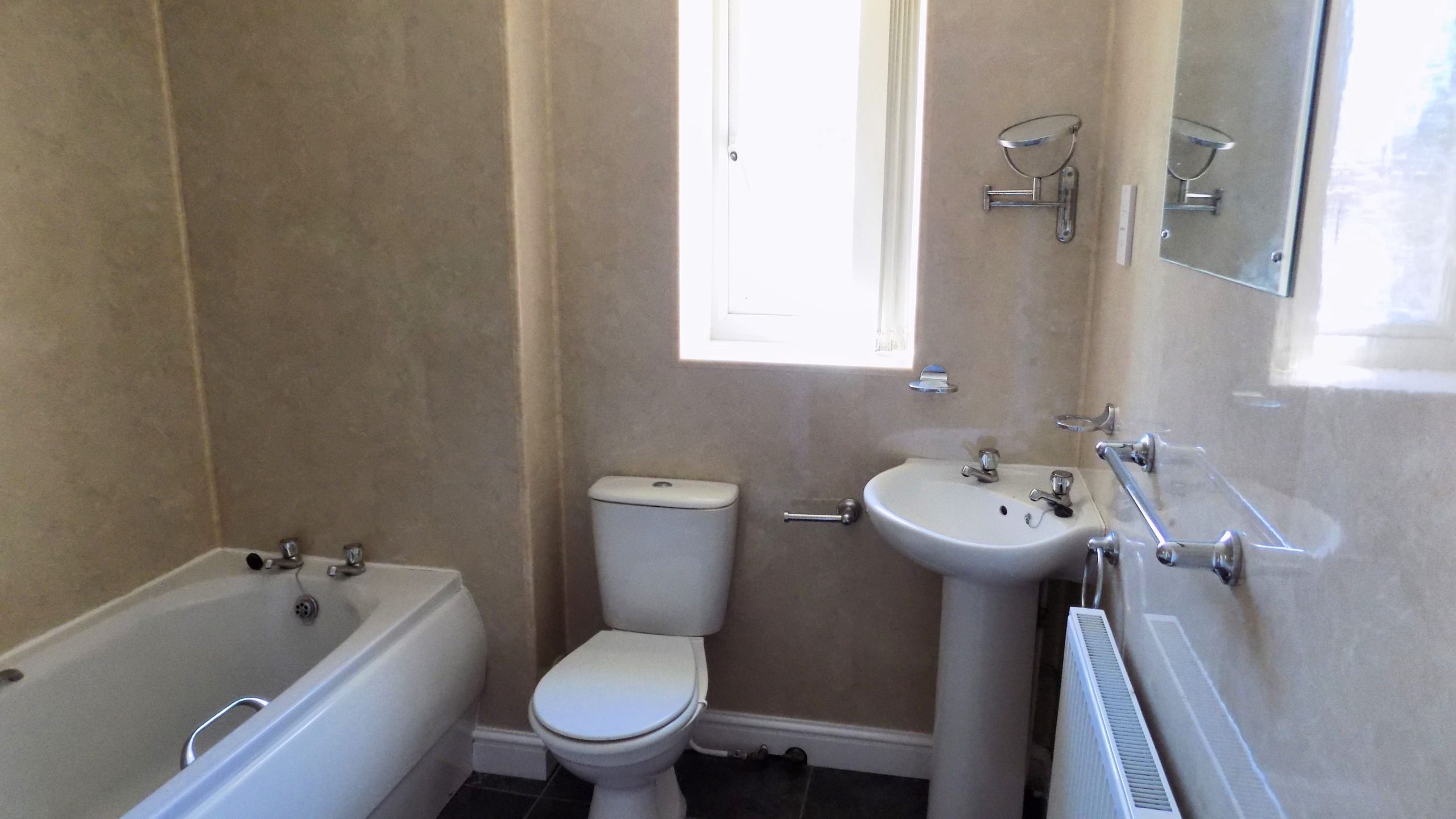 Rehoboth Court High Street Apartment to let in Reading