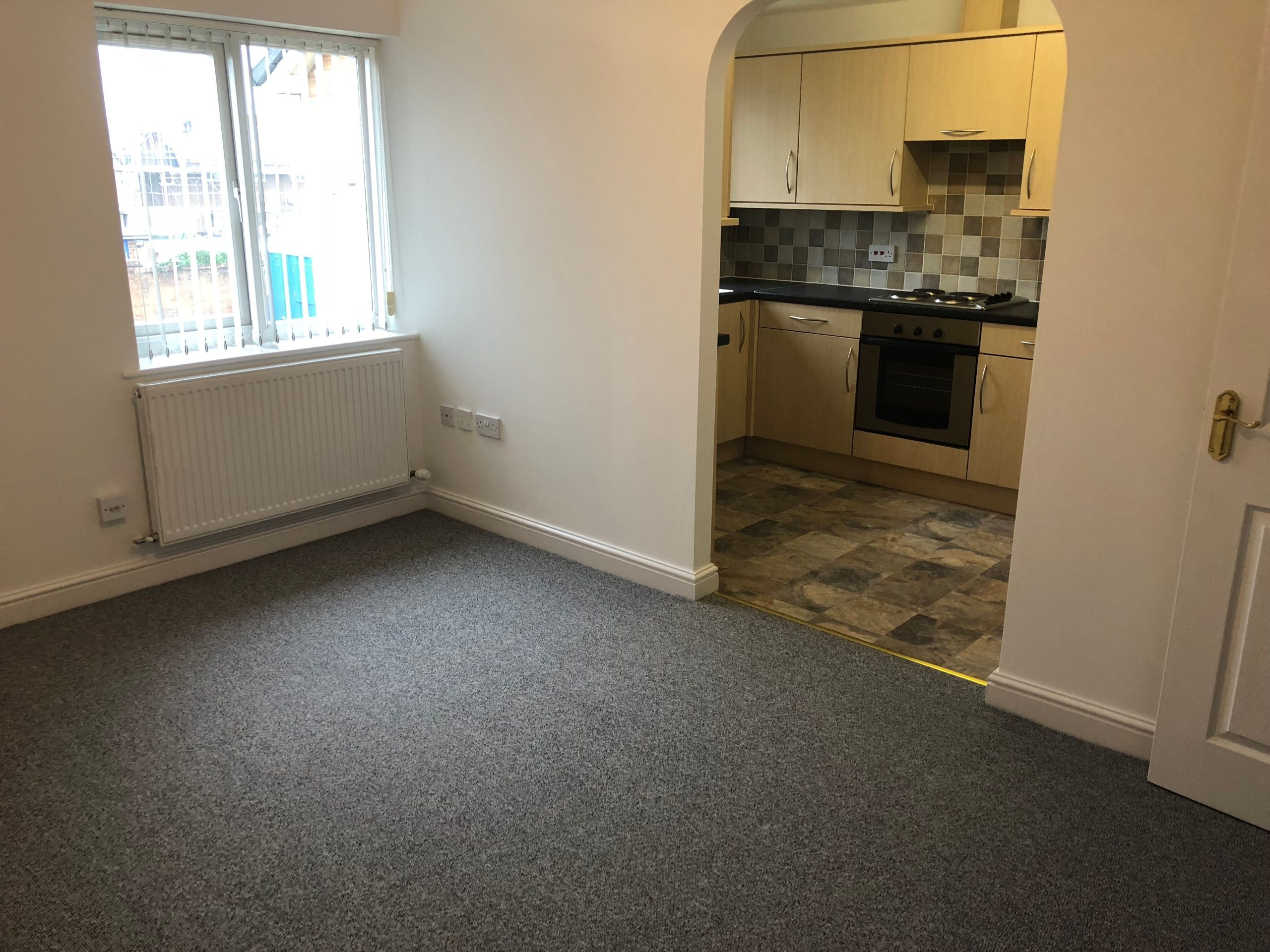 Savage Street Ponciau Apartment to let in Reading